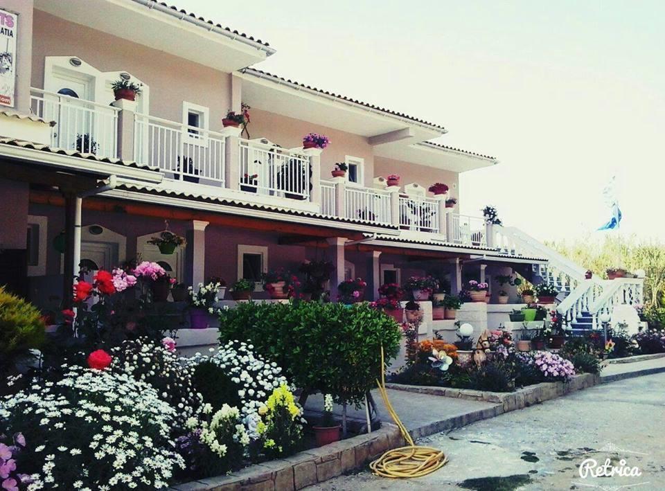 Santa Barbara Lakis Apartments Perivolion Екстер'єр фото