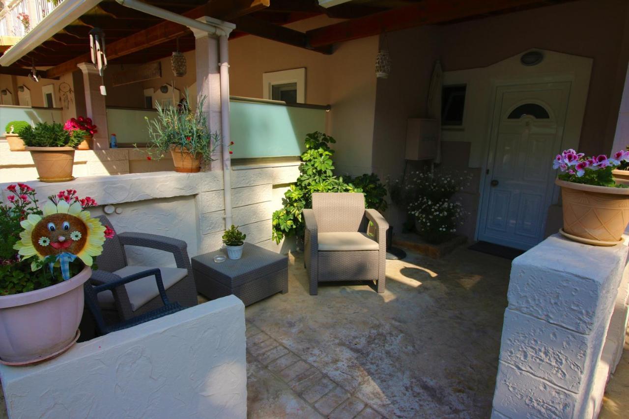 Santa Barbara Lakis Apartments Perivolion Екстер'єр фото